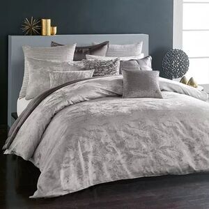 Donna Karan Luna Duvet Cover in Platinum, NWT, Size Full-Queen